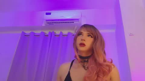 reginarose live room snapshot on Chaturbate