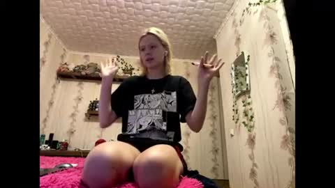 richellearmentrout Momentaufnahme des Live-Raums auf Chaturbate