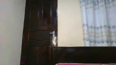 romantic2u4 live room snapshot on Chaturbate
