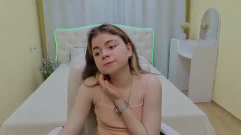rrtinaredly Momentaufnahme des Live-Raums auf Chaturbate