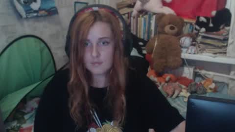 sabochka888 live room snapshot on Chaturbate