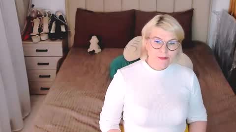 sabrinamacmarren Momentaufnahme des Live-Raums auf Chaturbate