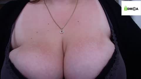 saints_demon momentopname van live room op Chaturbate