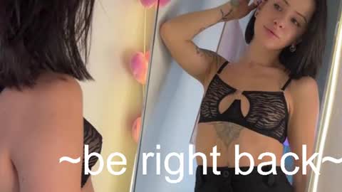 sam__brooks momentopname van live room op Chaturbate