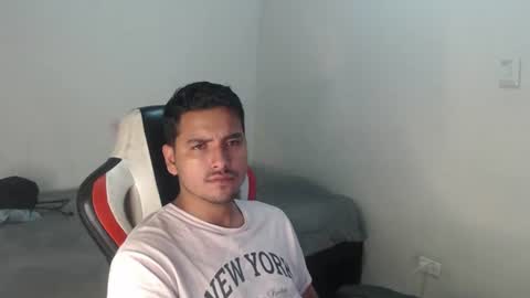 samael_fall1n1 live room snapshot on Chaturbate