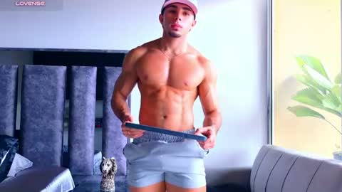 santin_seans captura da sala ao vivo na Chaturbate