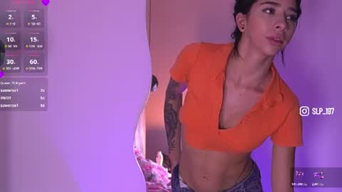 sara_lopee1 momentopname van live room op Chaturbate