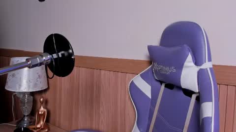 sara_rhoades_ live room snapshot on Chaturbate