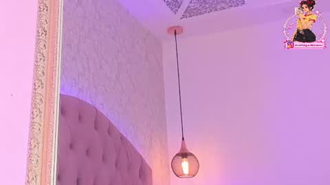 saraa_joness_ снимок онлайн-комнаты на Chaturbate