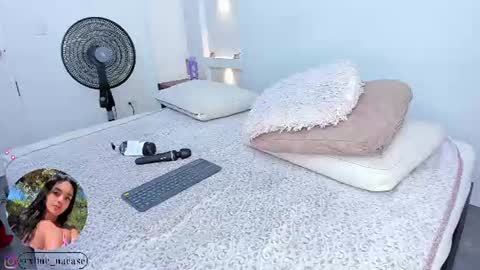 sarah_sanz live room snapshot on Chaturbate