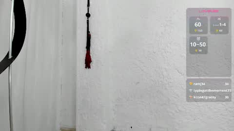 sarah_temptation live room snapshot on Chaturbate