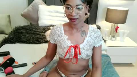 sasyylissaa Momentaufnahme des Live-Raums auf Chaturbate