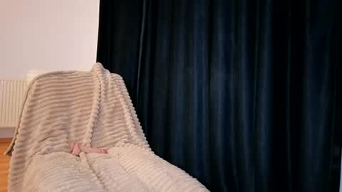 savage_lissa снимок онлайн-комнаты на Chaturbate