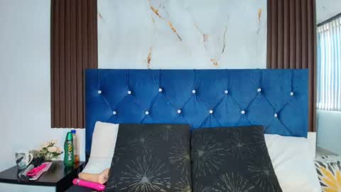 scarlet__rouse captura de la sala en vivo en Chaturbate