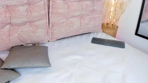 scarlet_roux Momentaufnahme des Live-Raums auf Chaturbate