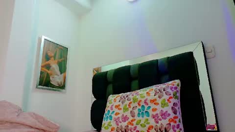 scarletjonesx снимок онлайн-комнаты на Chaturbate
