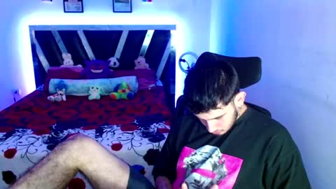 sebasxxl12 live room snapshot on Chaturbate