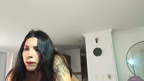 serenaroussee captura de la sala en vivo en Chaturbate