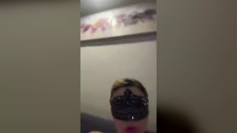 serramodel live room snapshot on Chaturbate