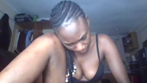 sexy_nyla live room snapshot on Chaturbate