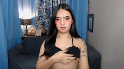 sexyhotladyboy_wanna live room snapshot on Chaturbate