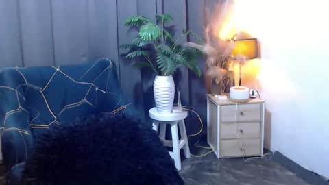 sexyjeanniecuntcums captura de la sala en vivo en Chaturbate