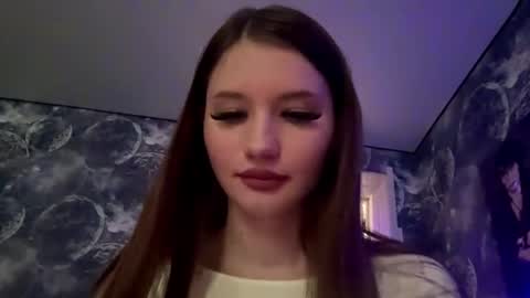 sexykittypol momentopname van live room op Chaturbate