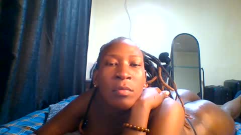 sexyvivy momentopname van live room op Chaturbate