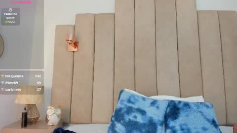 shaliny_ momentopname van live room op Chaturbate