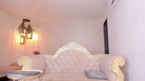 shantallknowless Momentaufnahme des Live-Raums auf Chaturbate