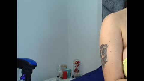 shantey_laurent снимок онлайн-комнаты на Chaturbate