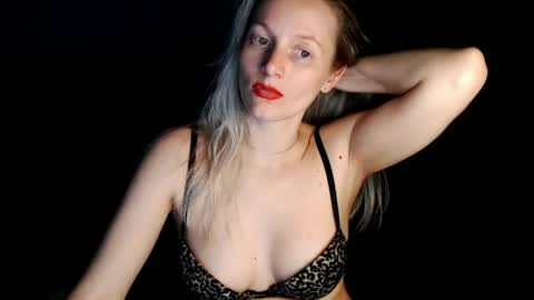 shanti_dol captura de la sala en vivo en Chaturbate