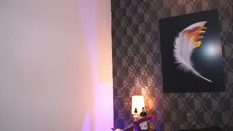 sharomross live room snapshot on Chaturbate