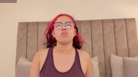 shayra_alina captura da sala ao vivo na Chaturbate