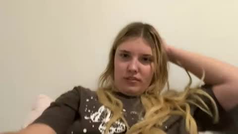 skiimaskabby live room snapshot on Chaturbate