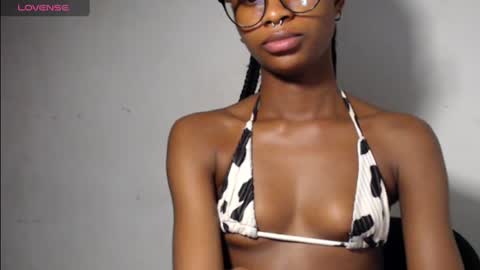 skinnyxmuffin live room snapshot on Chaturbate