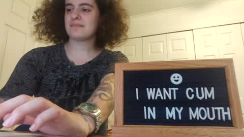 sluttysuzie17 captura de la sala en vivo en Chaturbate