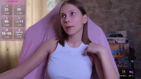 small_emma0 снимок онлайн-комнаты на Chaturbate