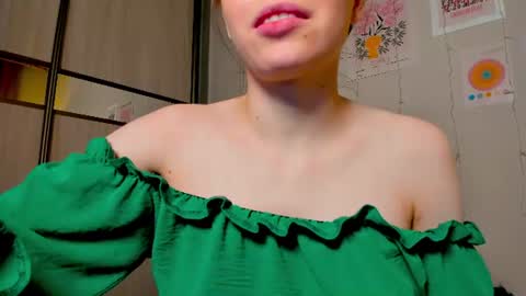 sofia_flowers live room snapshot on Chaturbate