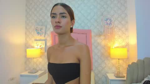 sofia_martinez9 momentopname van live room op Chaturbate