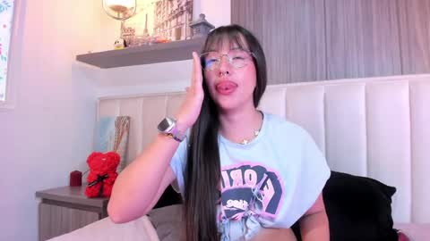 soficandy_ live room snapshot on Chaturbate