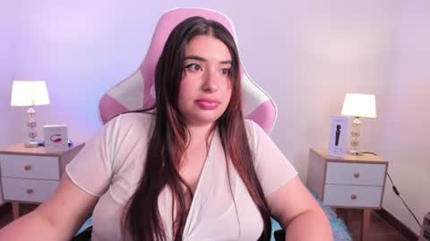 sofymessy live room snapshot on Chaturbate