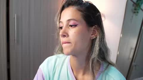 sophia_loreenn captura de la sala en vivo en Chaturbate