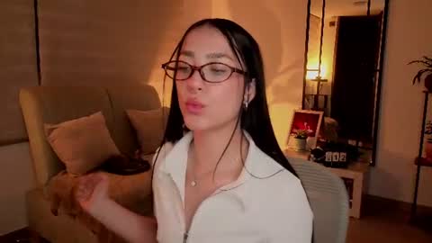 sophie_bbs captura da sala ao vivo na Chaturbate