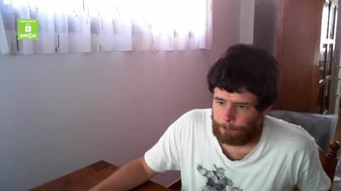 spanishboytenerife captura de la sala en vivo en Chaturbate