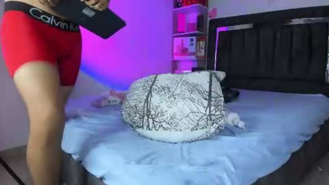 steven_smith18 live room snapshot on Chaturbate