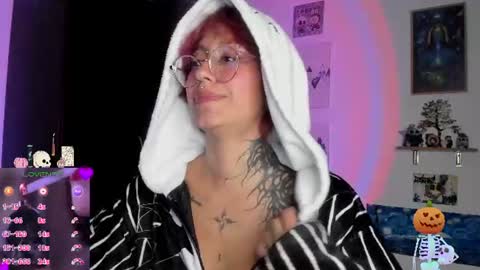 succubus_girl_ live room snapshot on Chaturbate