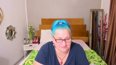 sugarmommy69x live room snapshot on Chaturbate