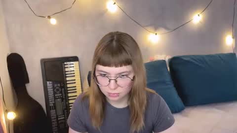 susiemilkis live room snapshot on Chaturbate