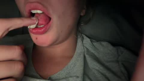 sweetiegirl07 live room snapshot on Chaturbate